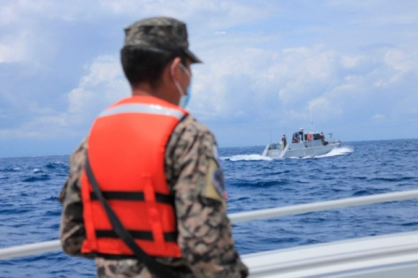 Elementos de diversas instituciones buscan a pescador desaparecido