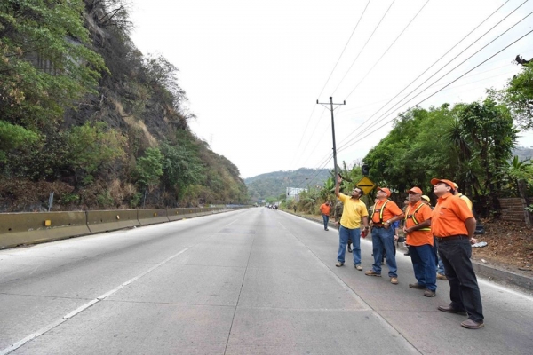 Anuncian cierre temporal de carretera Los Chorros